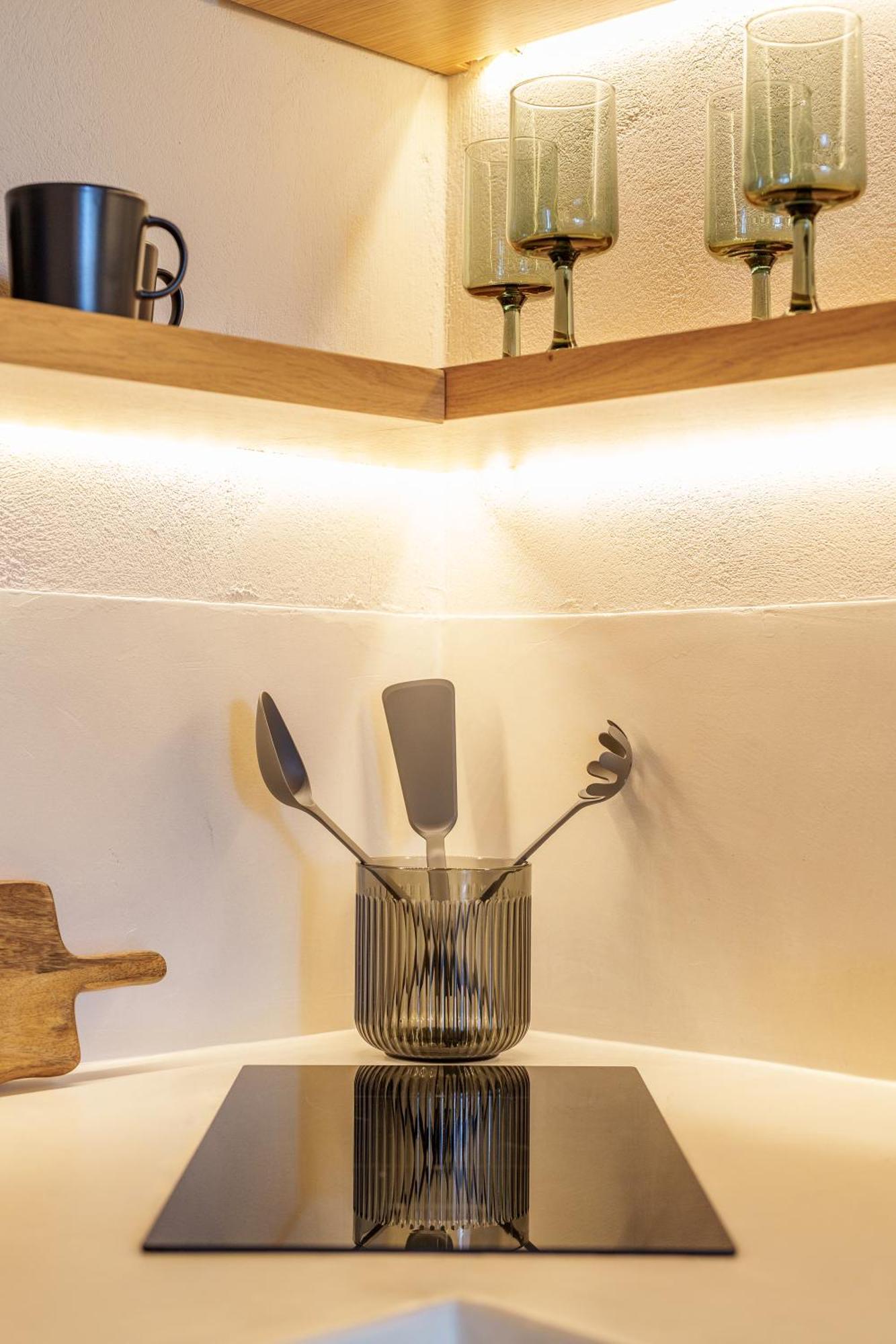 Sugarwhite Suites With Private Not Heated Pool Emporio  Екстер'єр фото