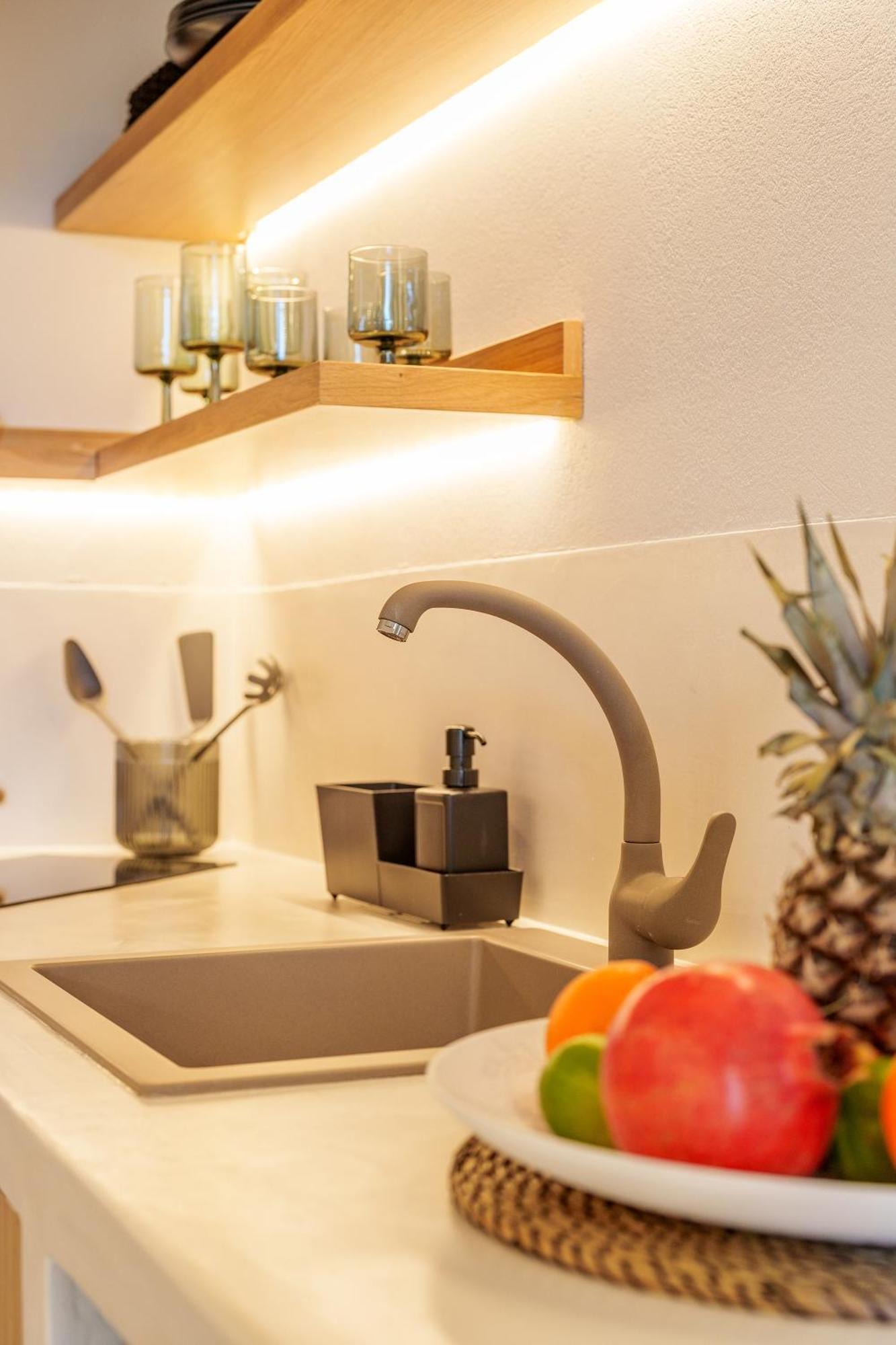 Sugarwhite Suites With Private Not Heated Pool Emporio  Екстер'єр фото